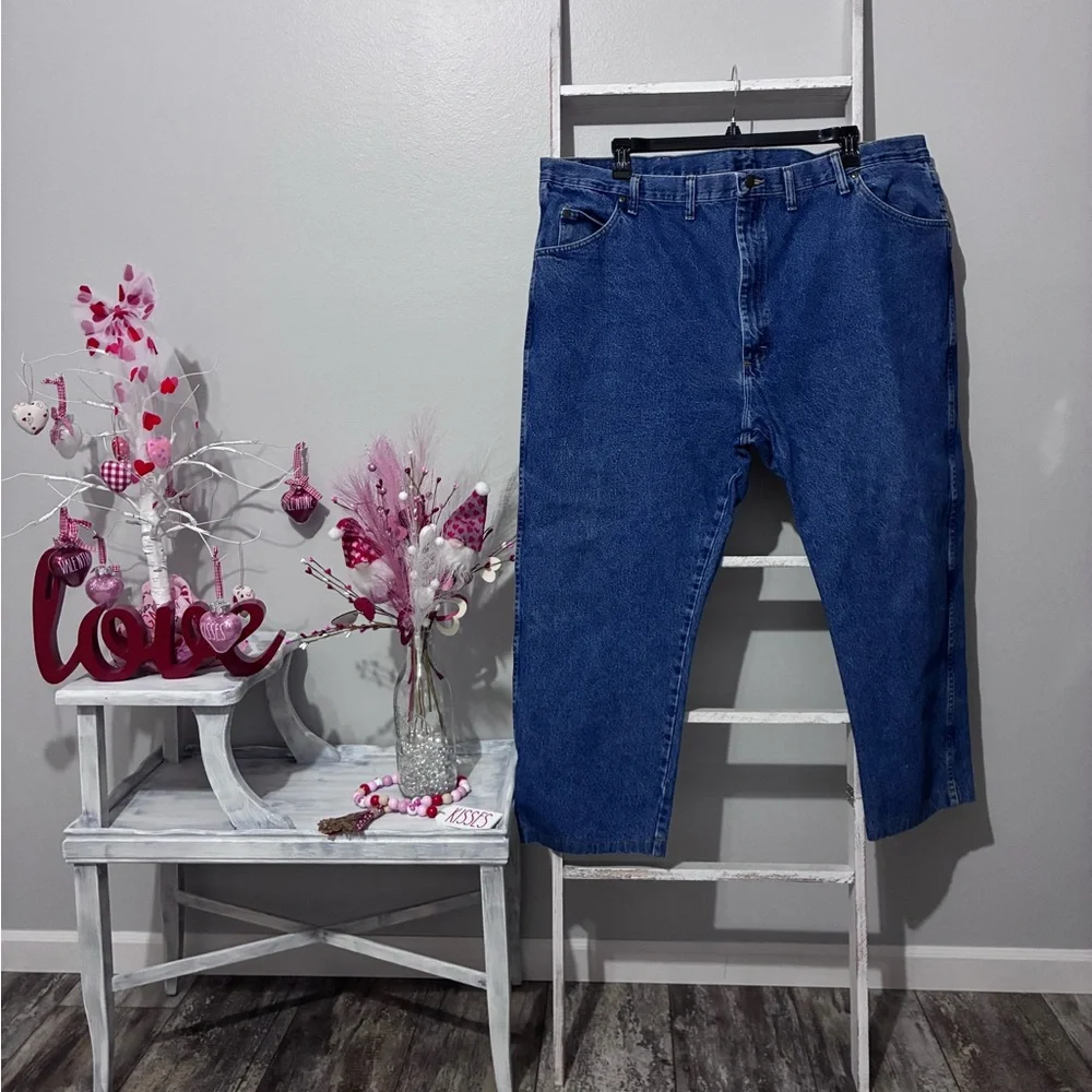 Wrangler Men's Relaxed Fit Blue Jeans - Picture 2 of 2